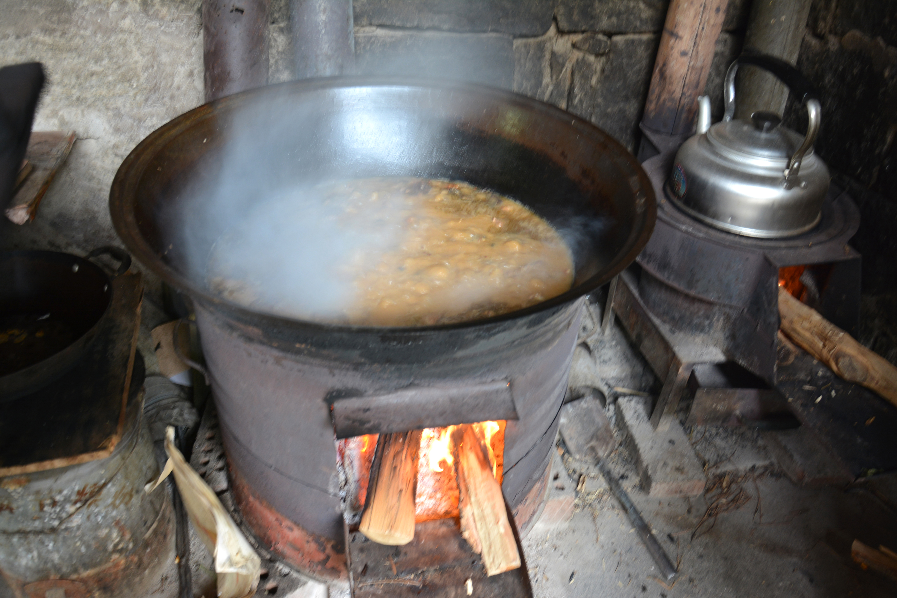 柴火燉1.jpg 柴火燉1.jpg